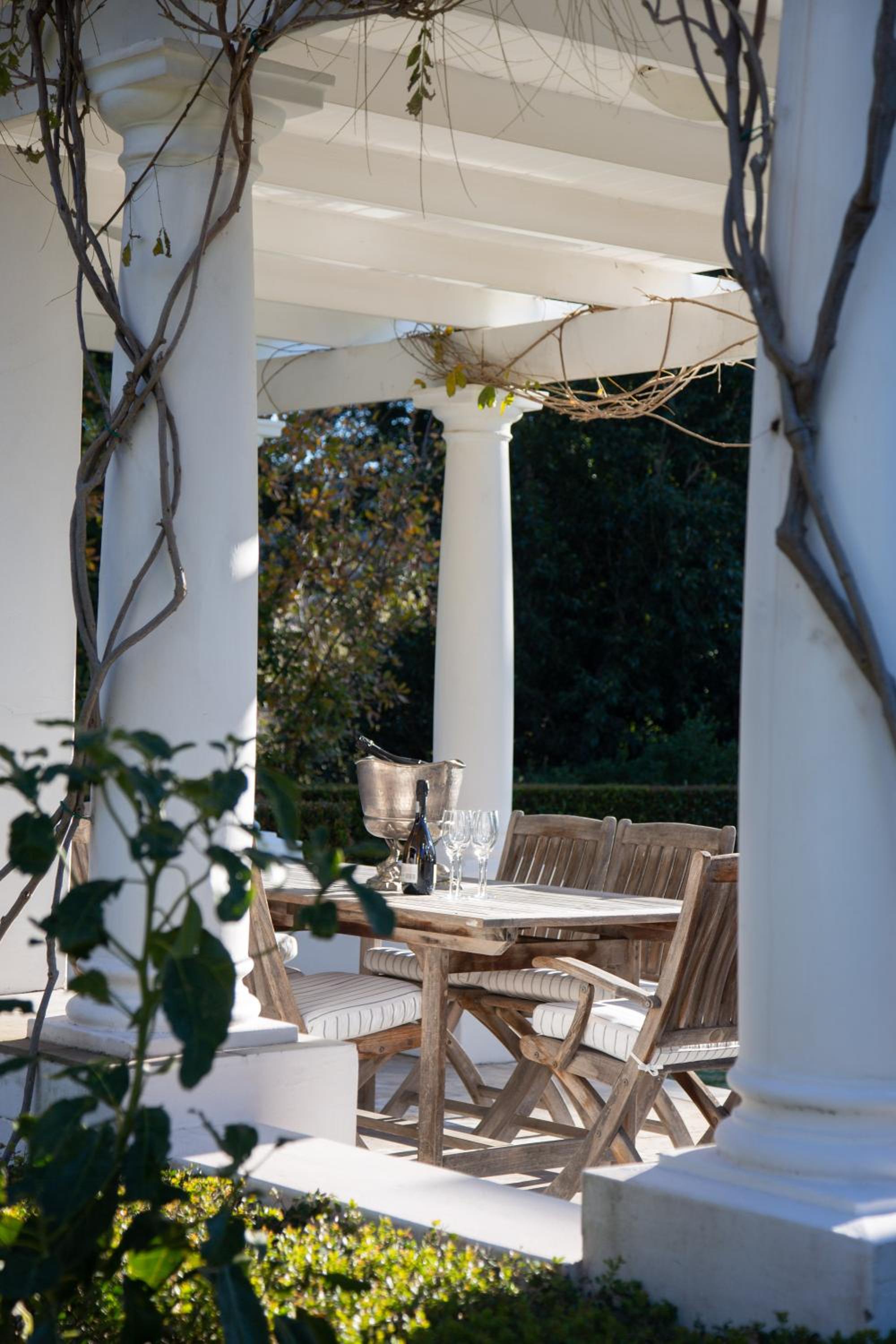 Фото Lily Pond House at Le Lude