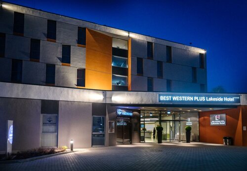 Гостиница Best Western Plus Lakeside Hotel в Секешфехерваре
