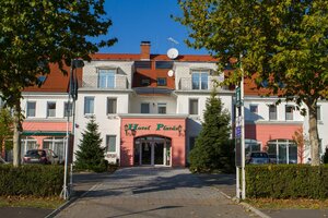 Гостиница Platan Hotel