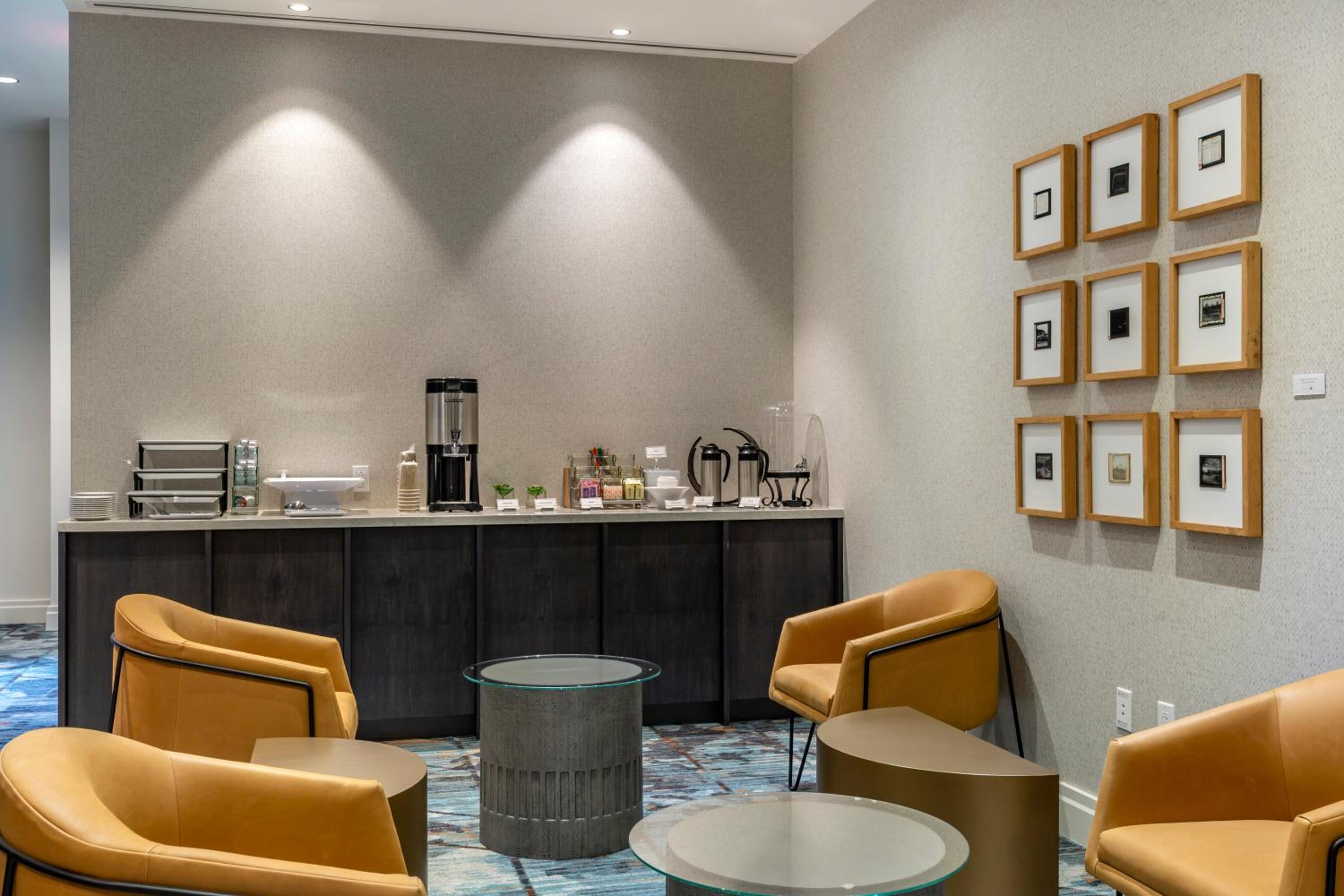 Фото Cambria Hotel New Haven University Area