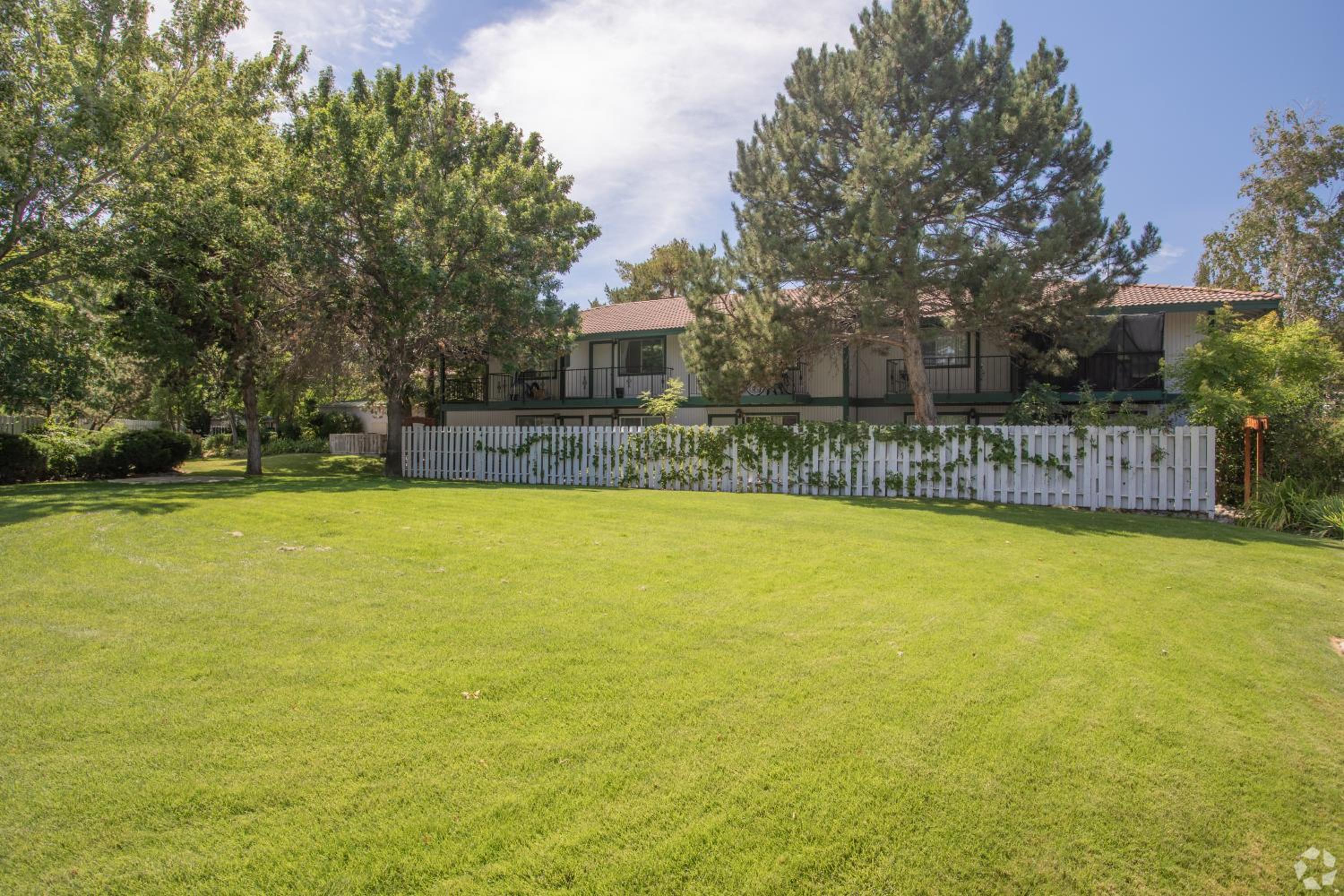 Фото Thunderbird Resort Club