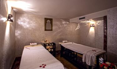 Фото La Renaissance Hotel