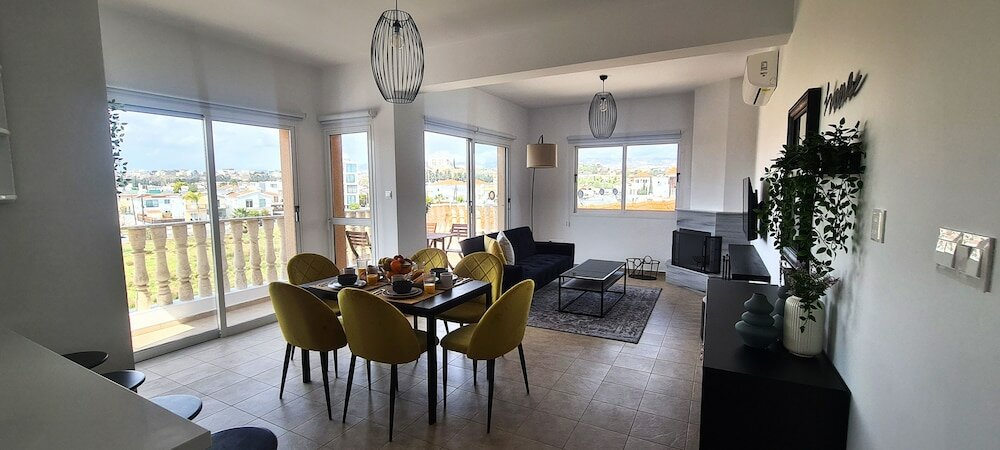 Фото Phaedrus Living: Cityview Luxury Flat Walnut Grove 304