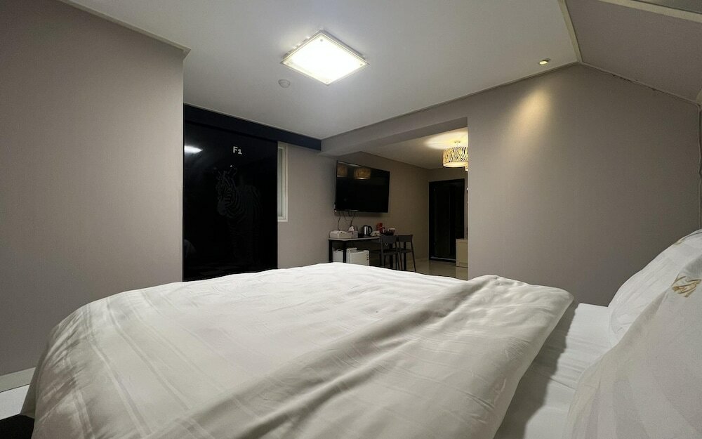 Фото Suwon Station 25h