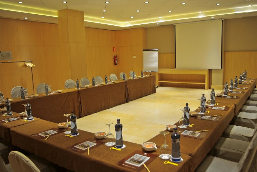 Фото DoubleTree by Hilton Girona