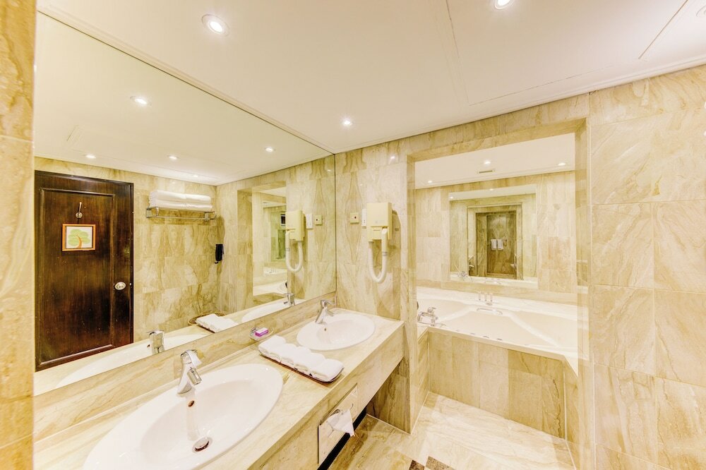 Фото Cinnamon Lakeside Colombo