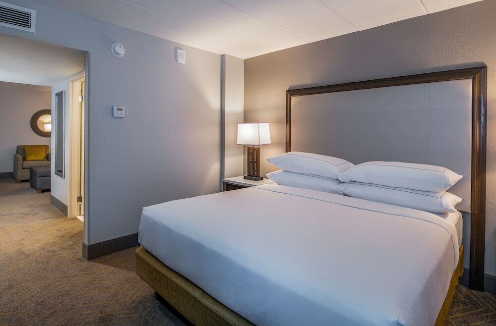 Фото DoubleTree by Hilton Madison East