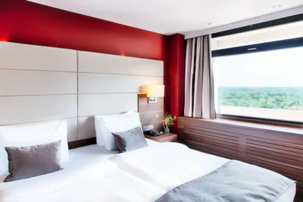 Фото Crowne Plaza Frankfurt Congress Hotel, an Ihg Hotel