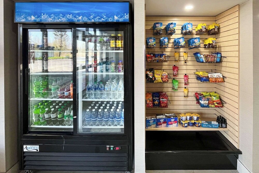 Фото Clarion Pointe Near Erie Casino