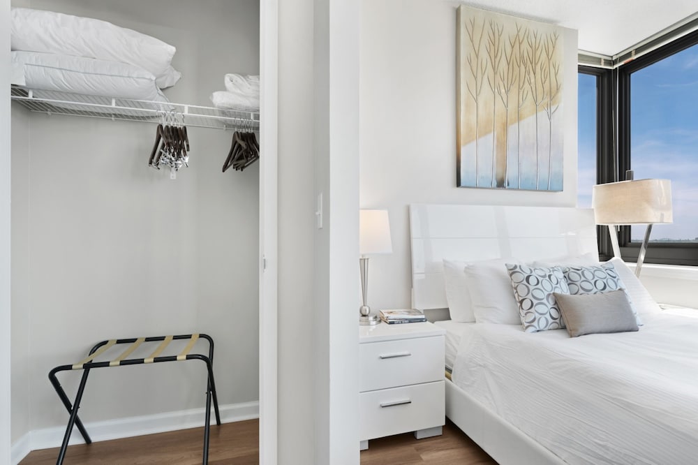 Фото Global Luxury Suites at Newport