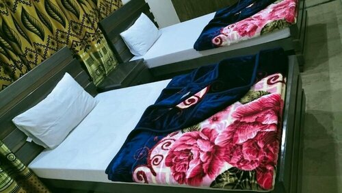 Гостиница Hotel Decent Lodge в Мултане
