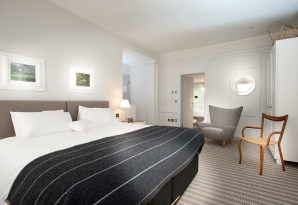 Фото The Crown hotel