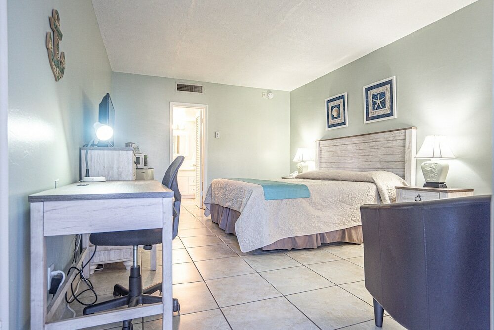 Фото Carriage House Resort Motel