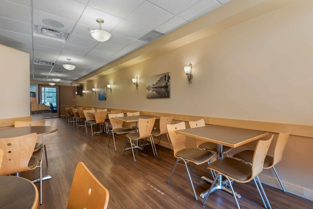 Фото Best Western Plus Fernie Mountain Lodge