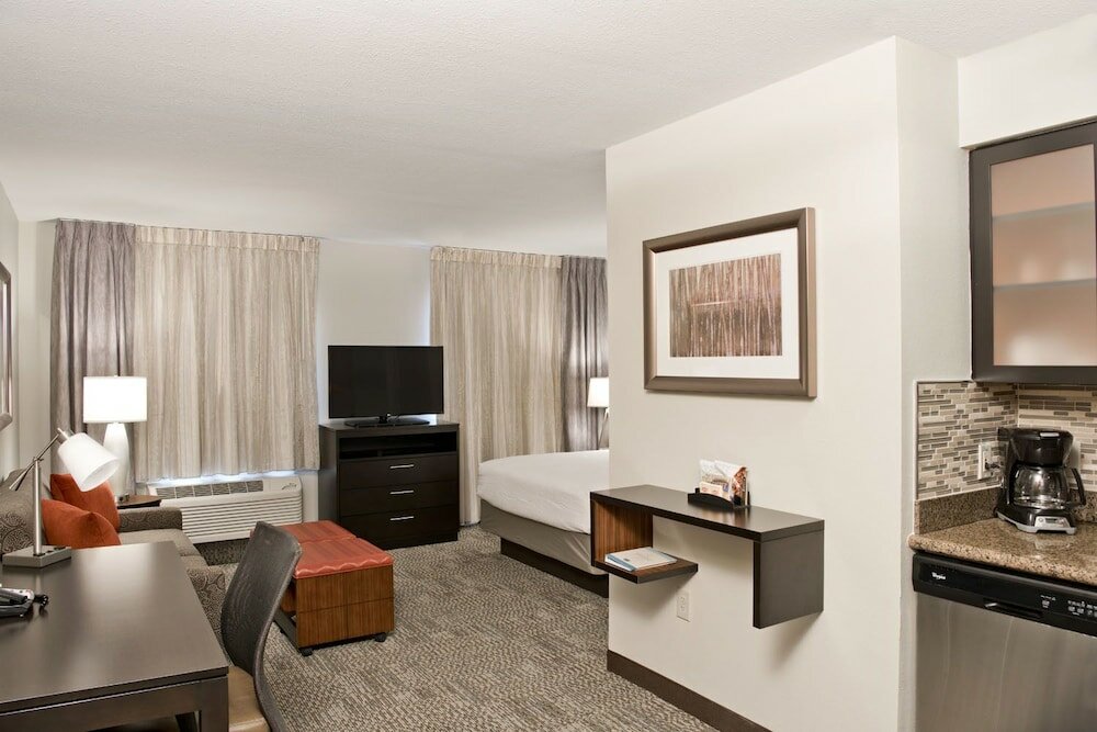 Фото Staybridge Suites Charlotte Ballantyne, an Ihg Hotel