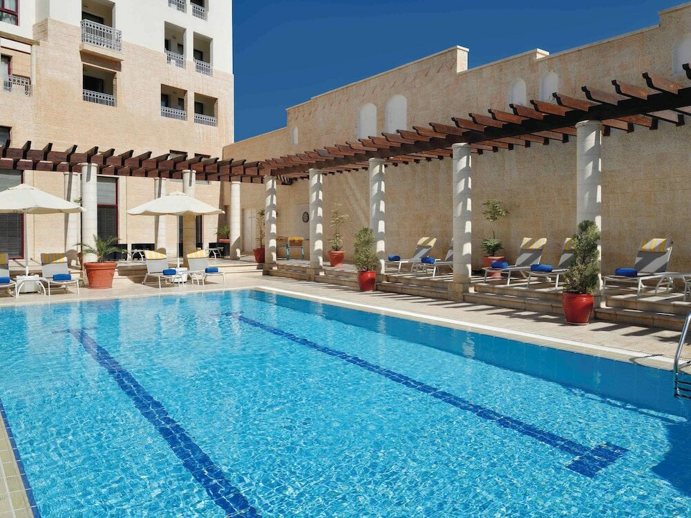 Фото Mövenpick Resort Petra