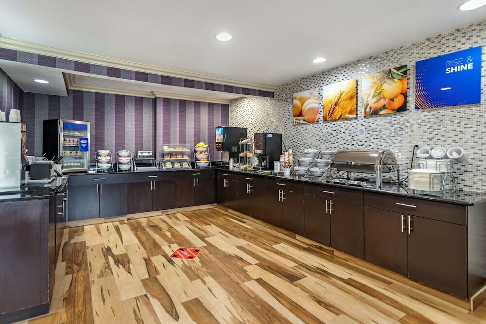 Фото Comfort Inn Midtown