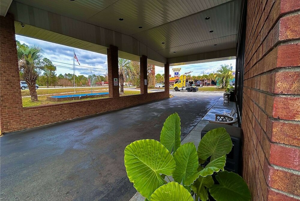 Фото Days Inn by Wyndham St George