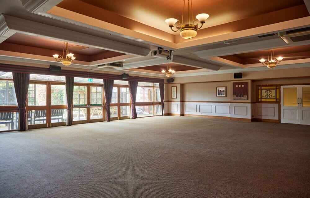 Фото Farmhouse Innlodge by Greene King Inns