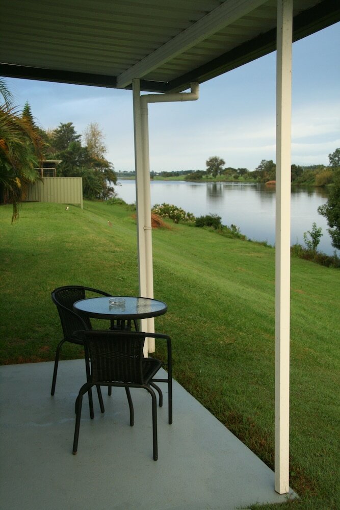 Фото Colonial Court Motor Inn