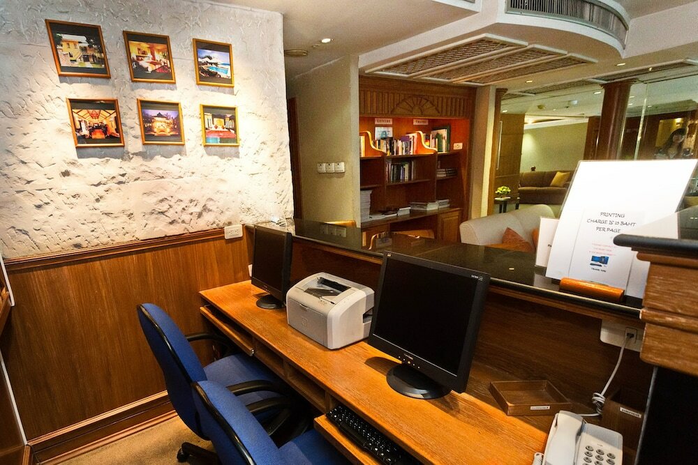 Фото Silom Serene Hotel