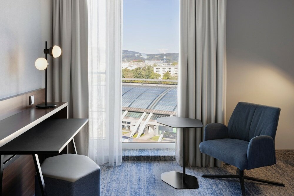Фото Courtyard by Marriott Linz