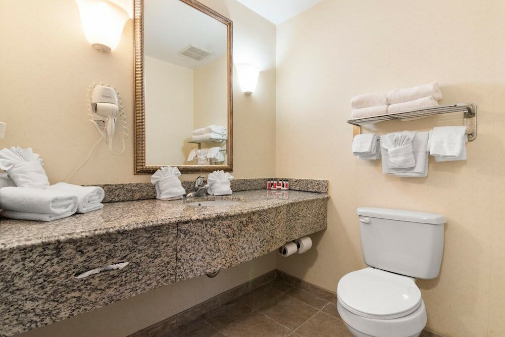 Фото Oyster Point Inn & Suites Newport News