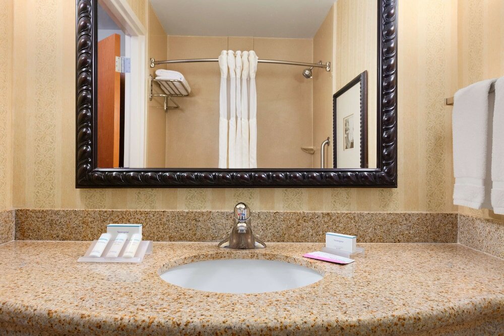 Фото Hilton Garden Inn Solomons