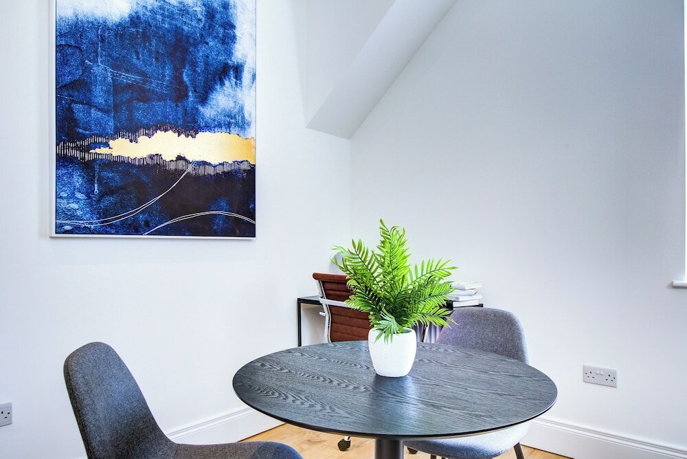 Фото Hybrid Resi - New Malden