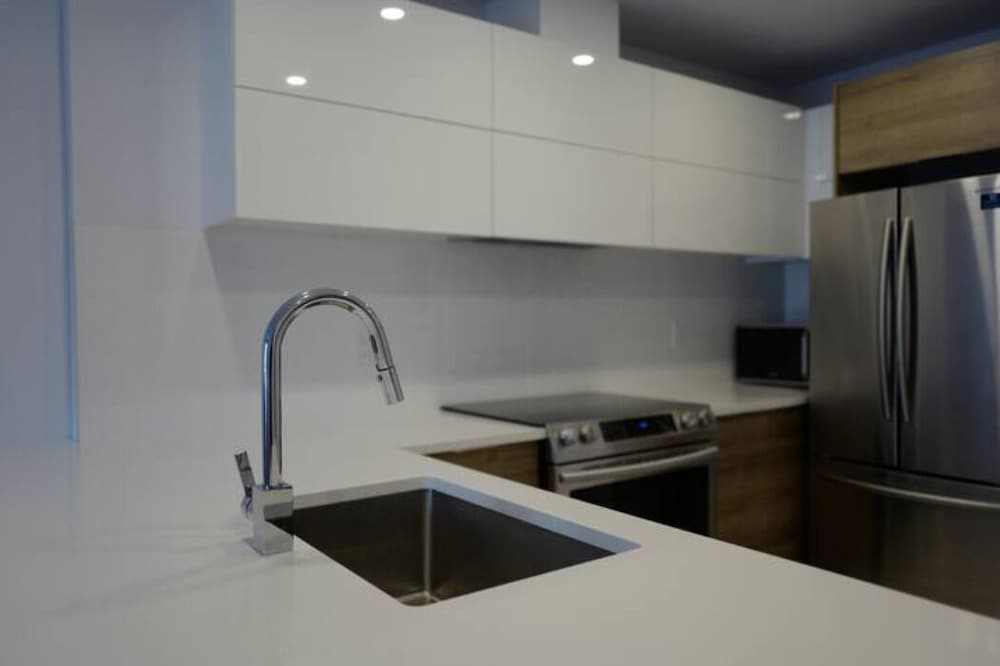 Фото 2001 AV. Beaconsfield