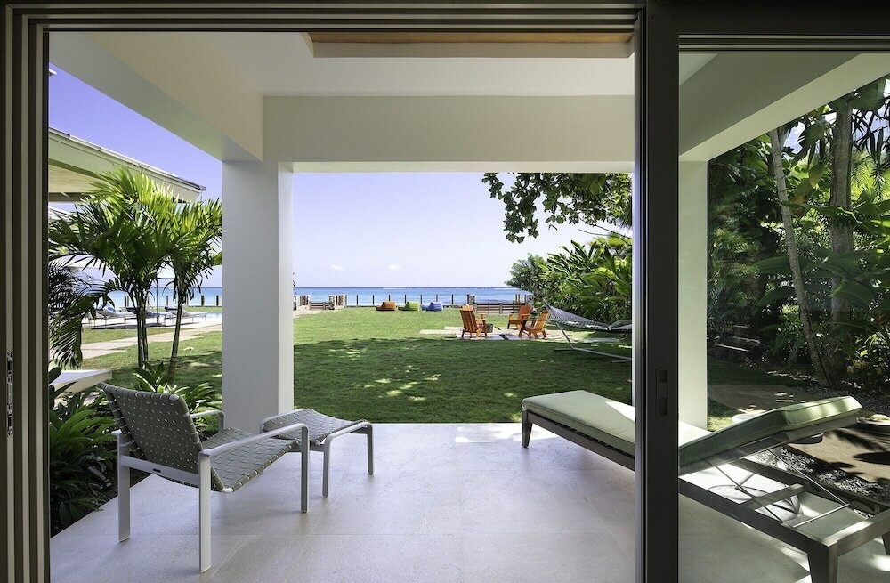 Фото Fabulous 5 Bedroom Beachfront Villa