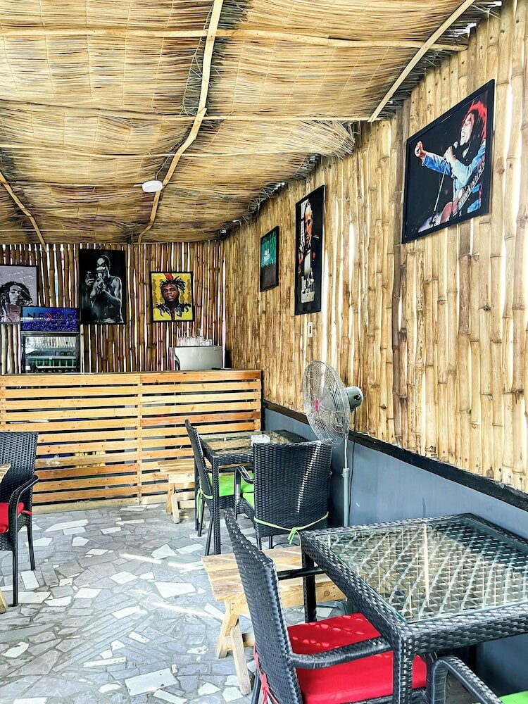 Фото House 2 Guest House