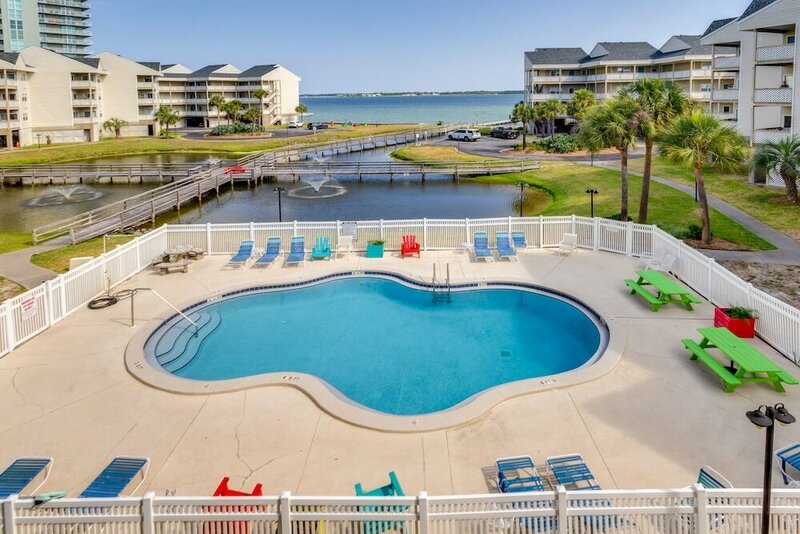 Гостиница Pensacola Snowbird Retreat w Pool Access!