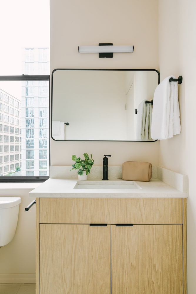 Фото Sonder The Burnham