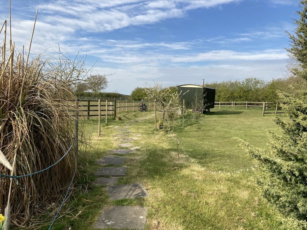 Фото Oxton Hill Hideaway