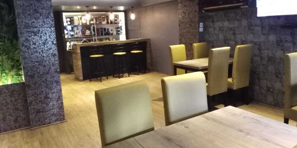 Фото Hotel Ambarish