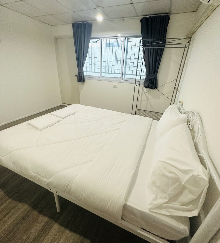 Фото Piccolo Sukhumvit Hostel