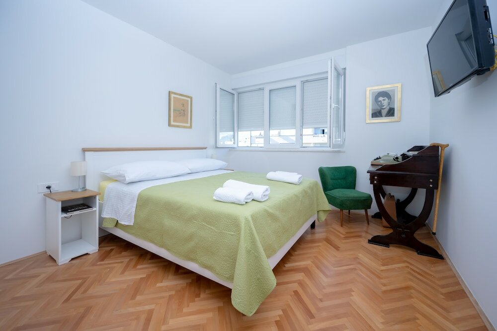 Фото Billie Holiday apartment with balcony