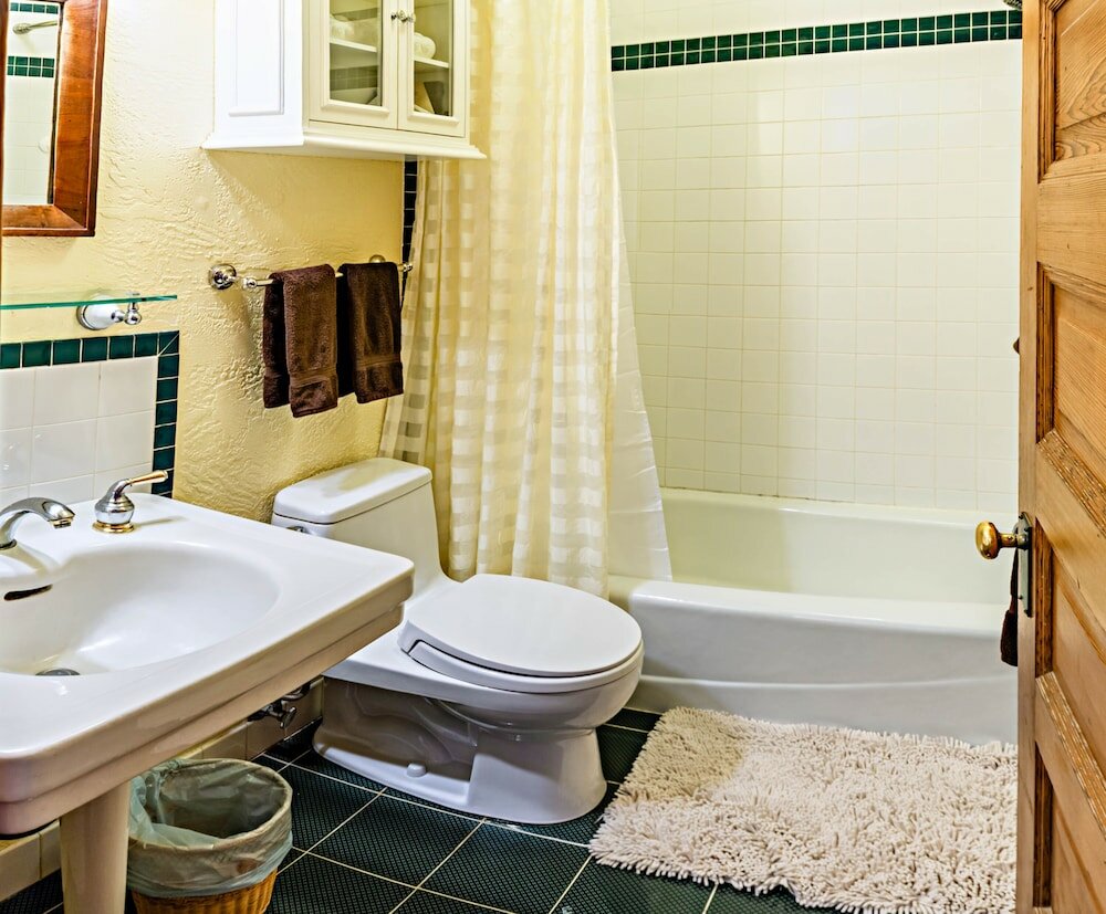 Фото A Cowslip's Belle Inn