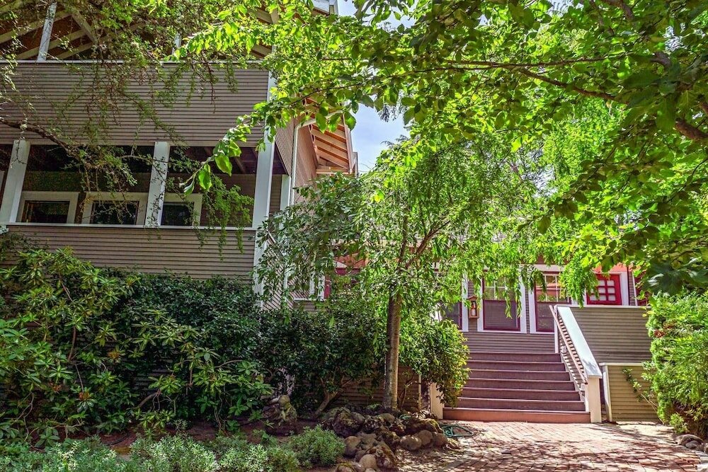 Фото A Cowslip's Belle Inn