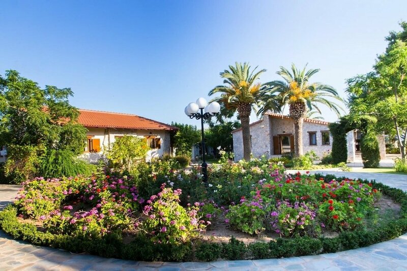 Гостиница Seafront Luxury Villa w 3-en Suite Br BBQ