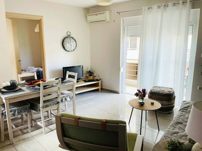 Гостиница Cozy Nest - 2min To Beach, 6min Walk To Old Town в Ханье