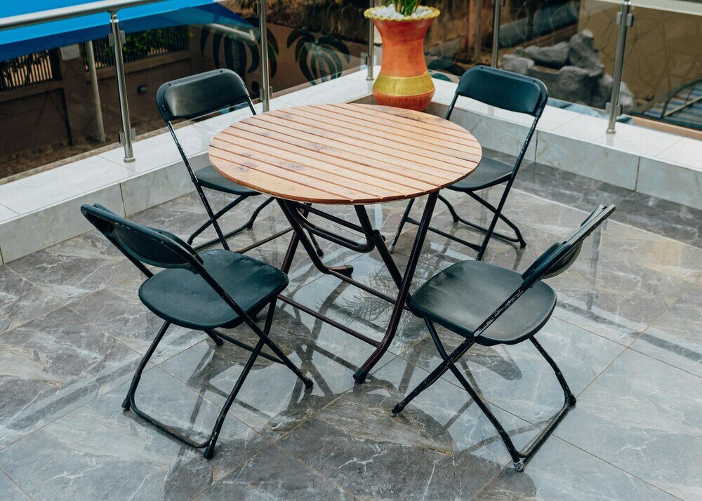 Фото The OutBack Hotel