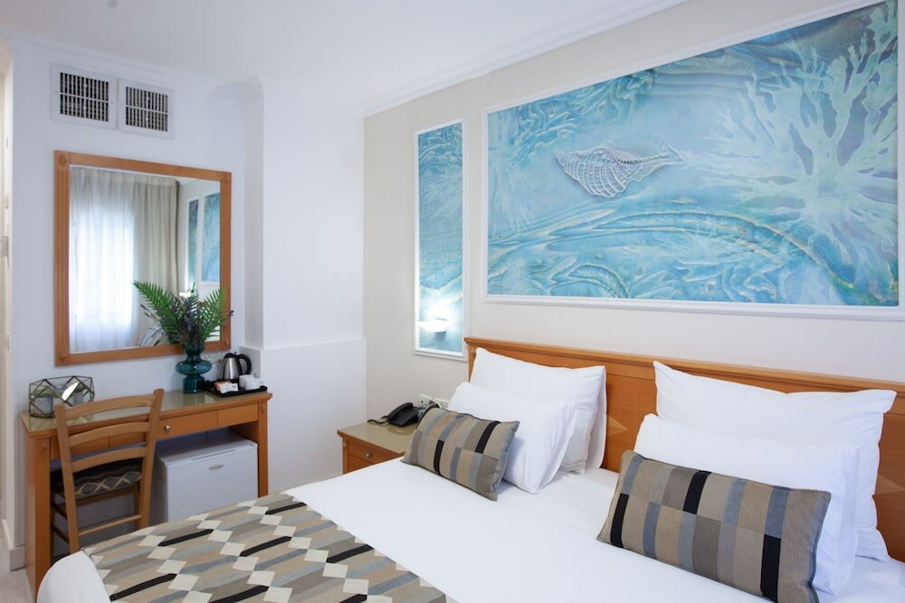 Фото Armon Hayarkon Hotel