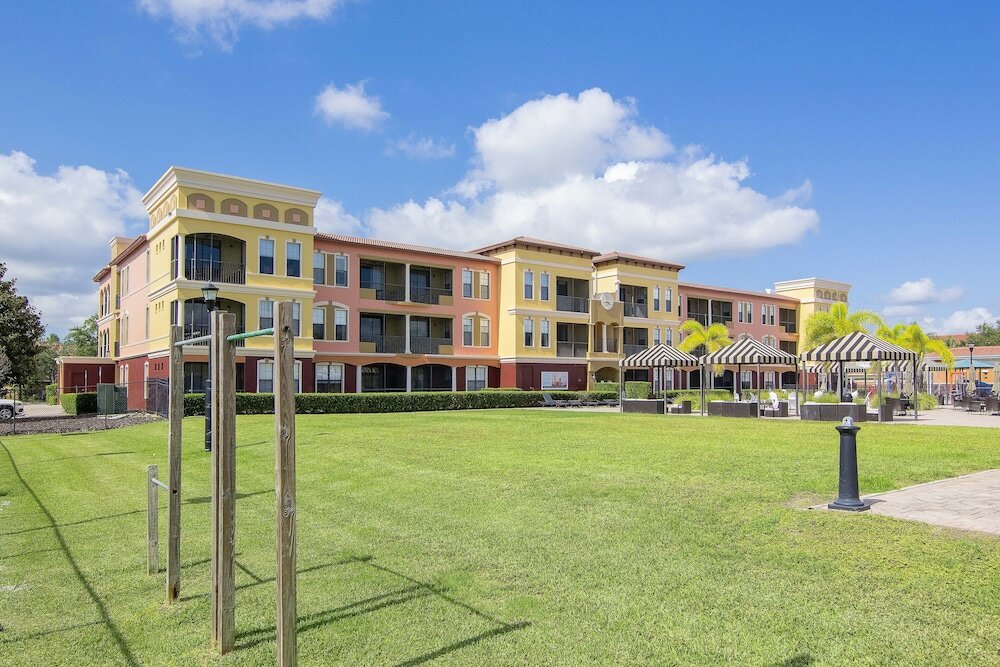 Фото Emerald Greens Hotel Condo Resort