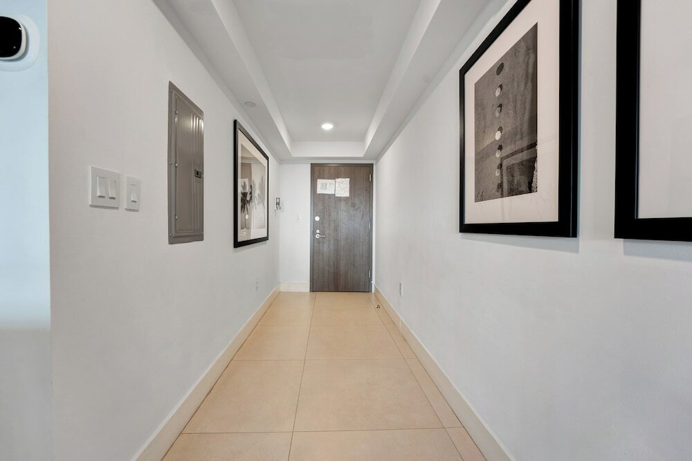 Фото Stunning 2br 2ba Bay Harbour with Pool