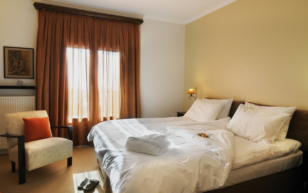 Фото Jennifer Home Hotel