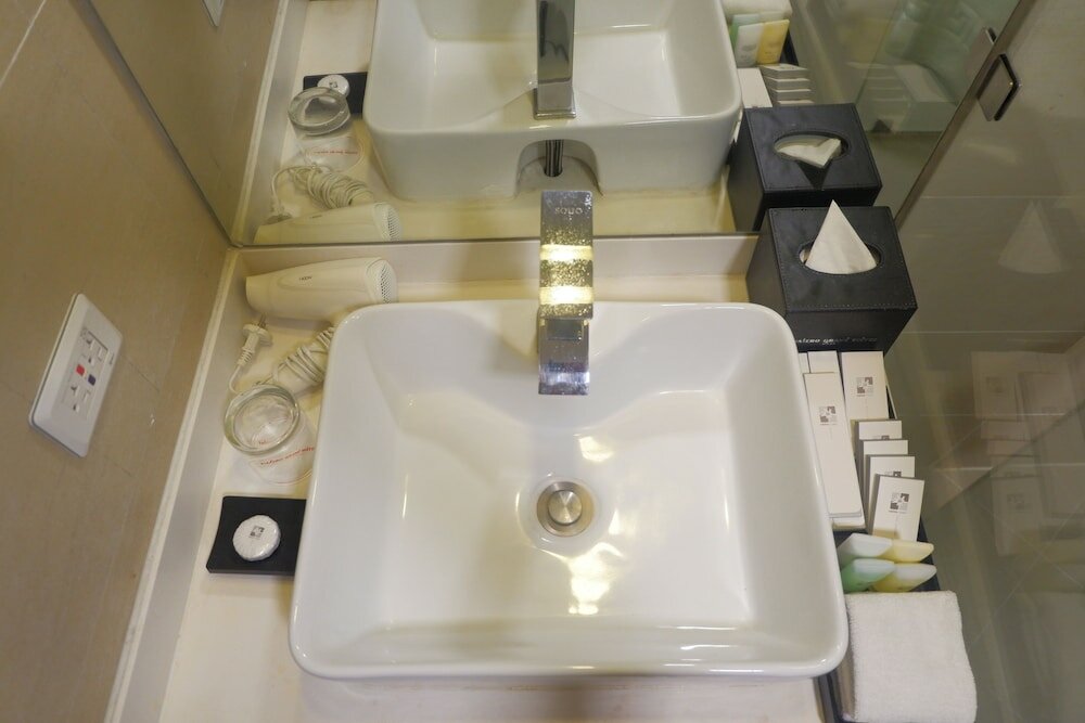 Фото Valero Grand Suites by Swiss-Belhotel Makati