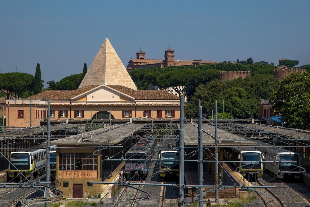 Фото Crossroad Hotel