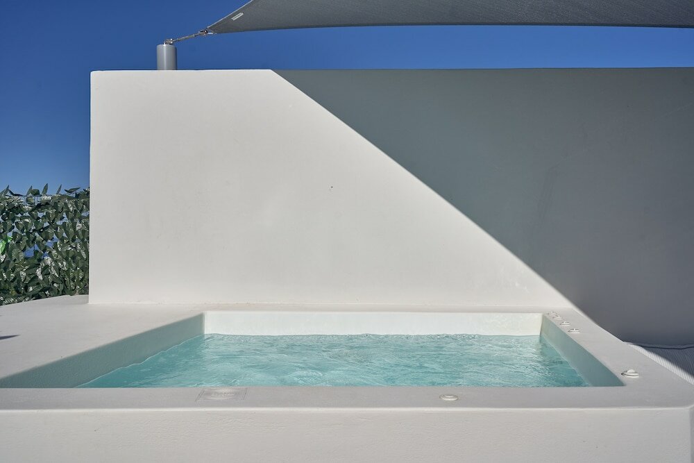 Фото Nova Luxury Suites